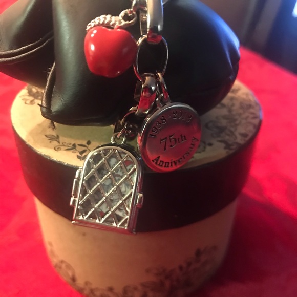 Snow White 75th Disney Anniversary watch - Picture 3 of 7